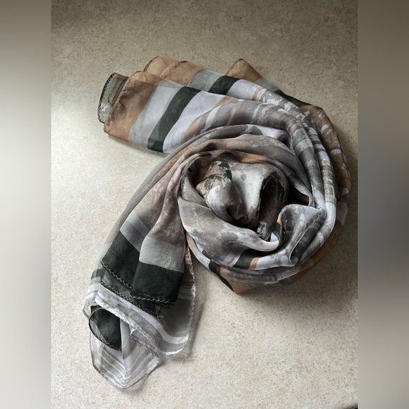 Women’s Simply Vera Wang Sheer Scarf / Wrap - Picture 11 of 12